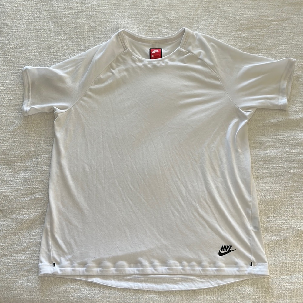 Men’s White Nike Shirt